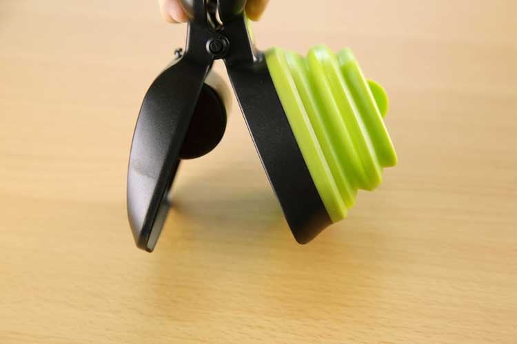 Groom Glory Foldable Dog Pooper Scooper – Clean-Up Made Easy